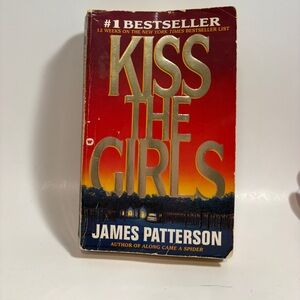 James Patterson Kiss The Girls Paperback